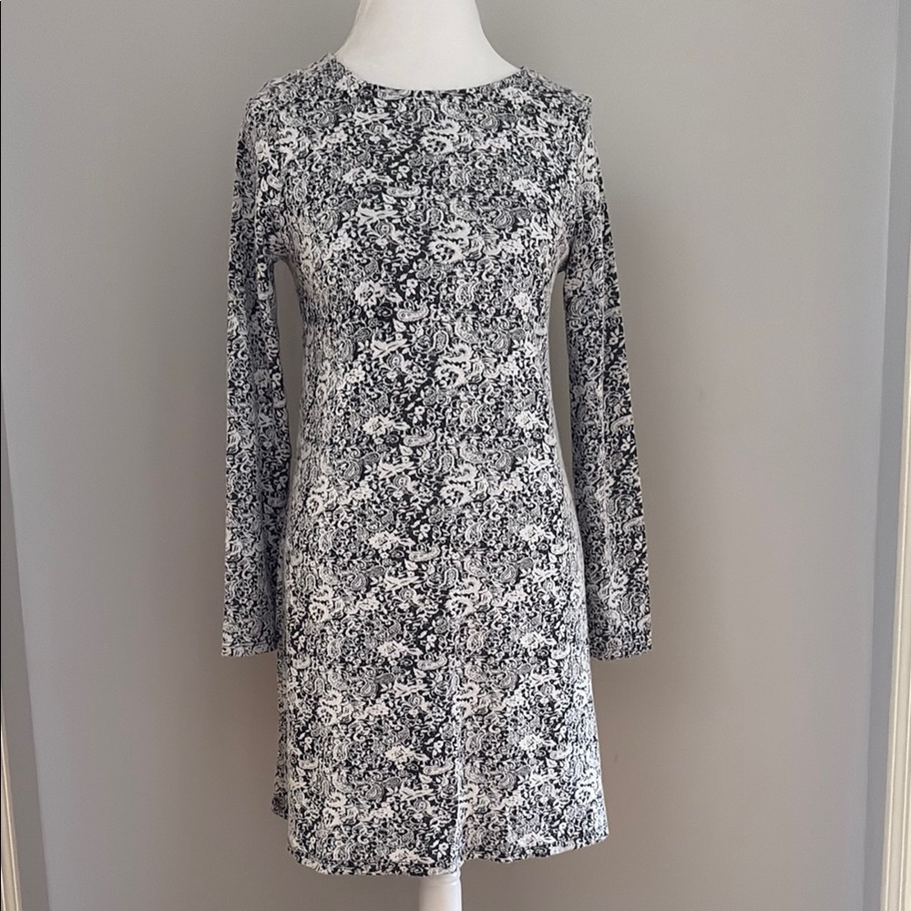 One Clothing Brand, Black and White Sheath Dress with Long Sleeves, Size Large